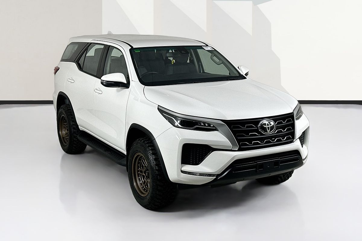 2024 Toyota FORTUNER GX GUN156R