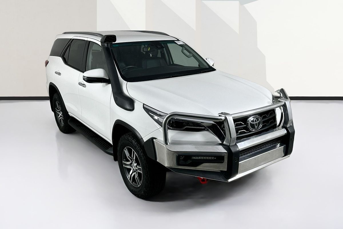 2022 Toyota FORTUNER GXL PREMIUM INTERIOR GUN156R