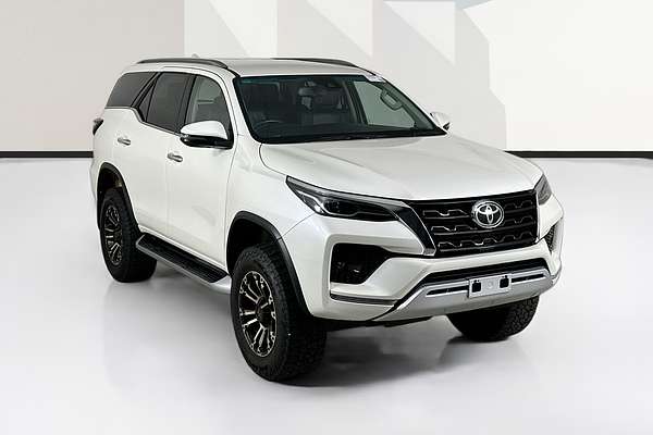 2020 Toyota FORTUNER CRUSADE GUN156R