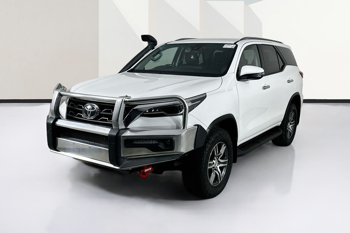 2022 Toyota FORTUNER GXL PREMIUM INTERIOR GUN156R