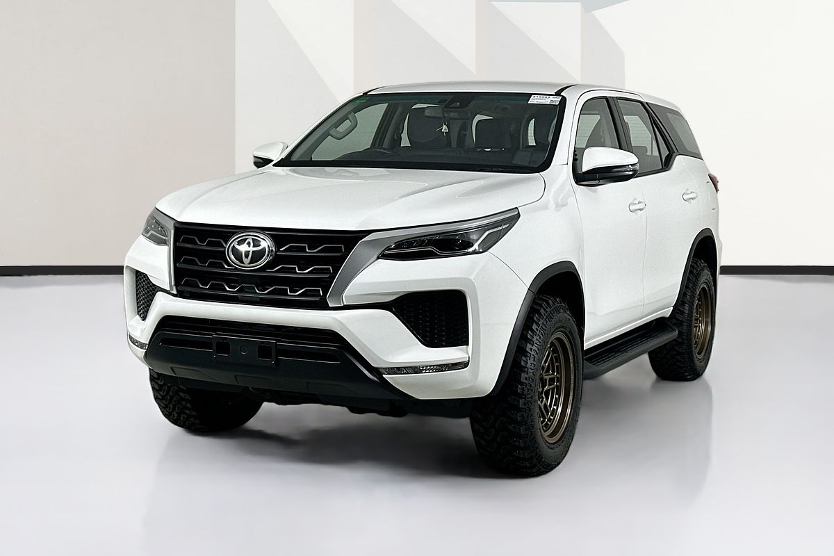 2024 Toyota FORTUNER GX GUN156R