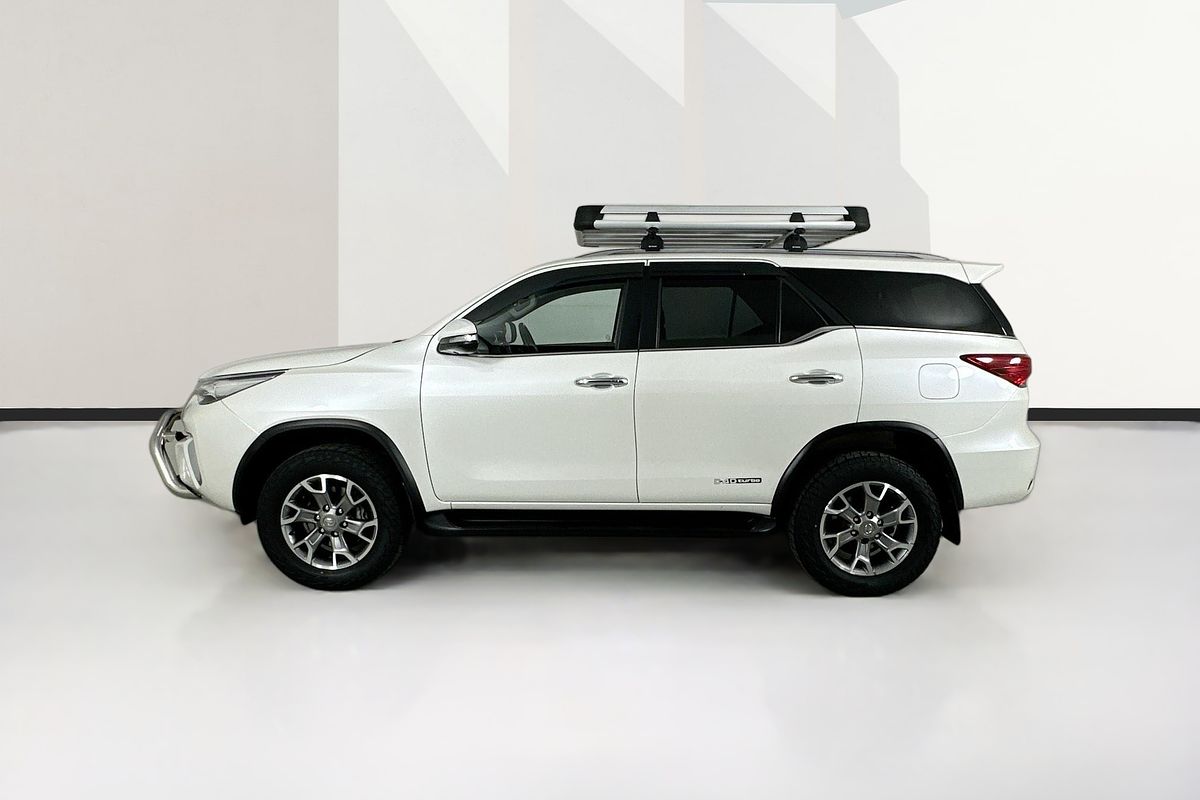 2017 Toyota FORTUNER CRUSADE GUN156R