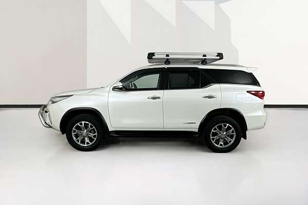 2017 Toyota FORTUNER CRUSADE GUN156R