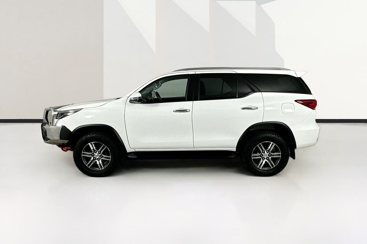 2022 Toyota FORTUNER GXL PREMIUM INTERIOR GUN156R