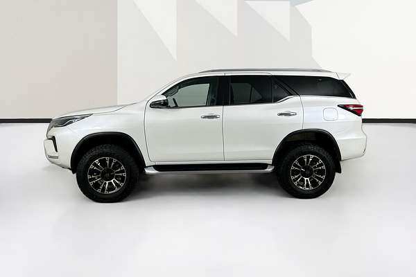 2020 Toyota FORTUNER CRUSADE GUN156R