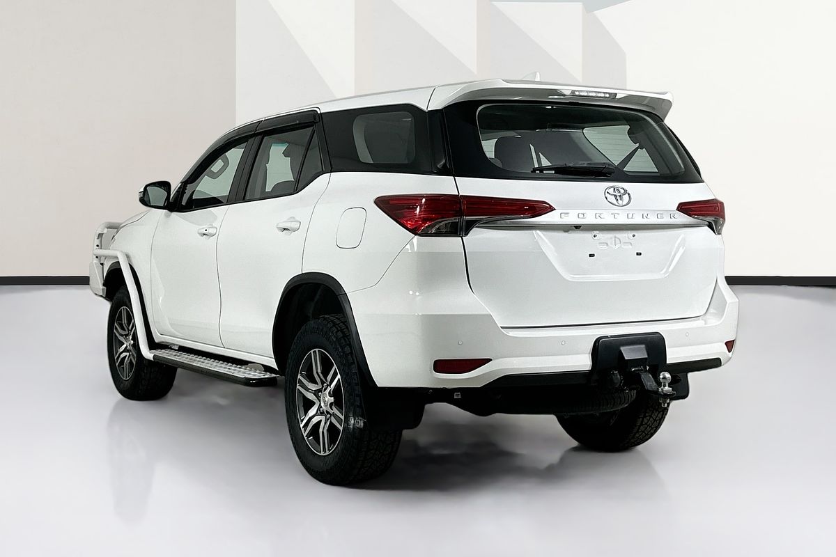 2023 Toyota FORTUNER GX GUN156R