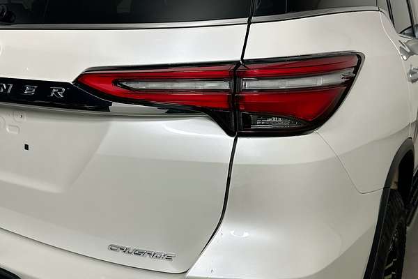 2020 Toyota FORTUNER CRUSADE GUN156R