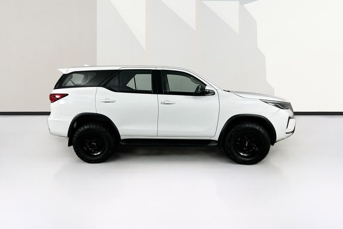 2022 Toyota FORTUNER GX GUN156R