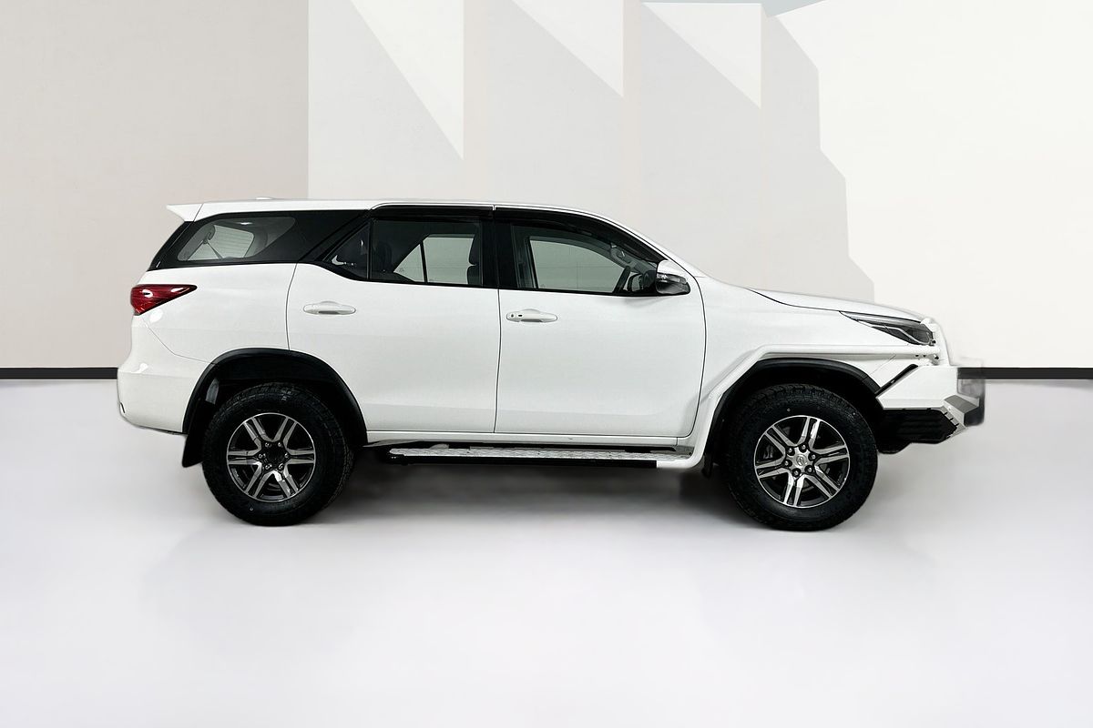 2023 Toyota FORTUNER GX GUN156R