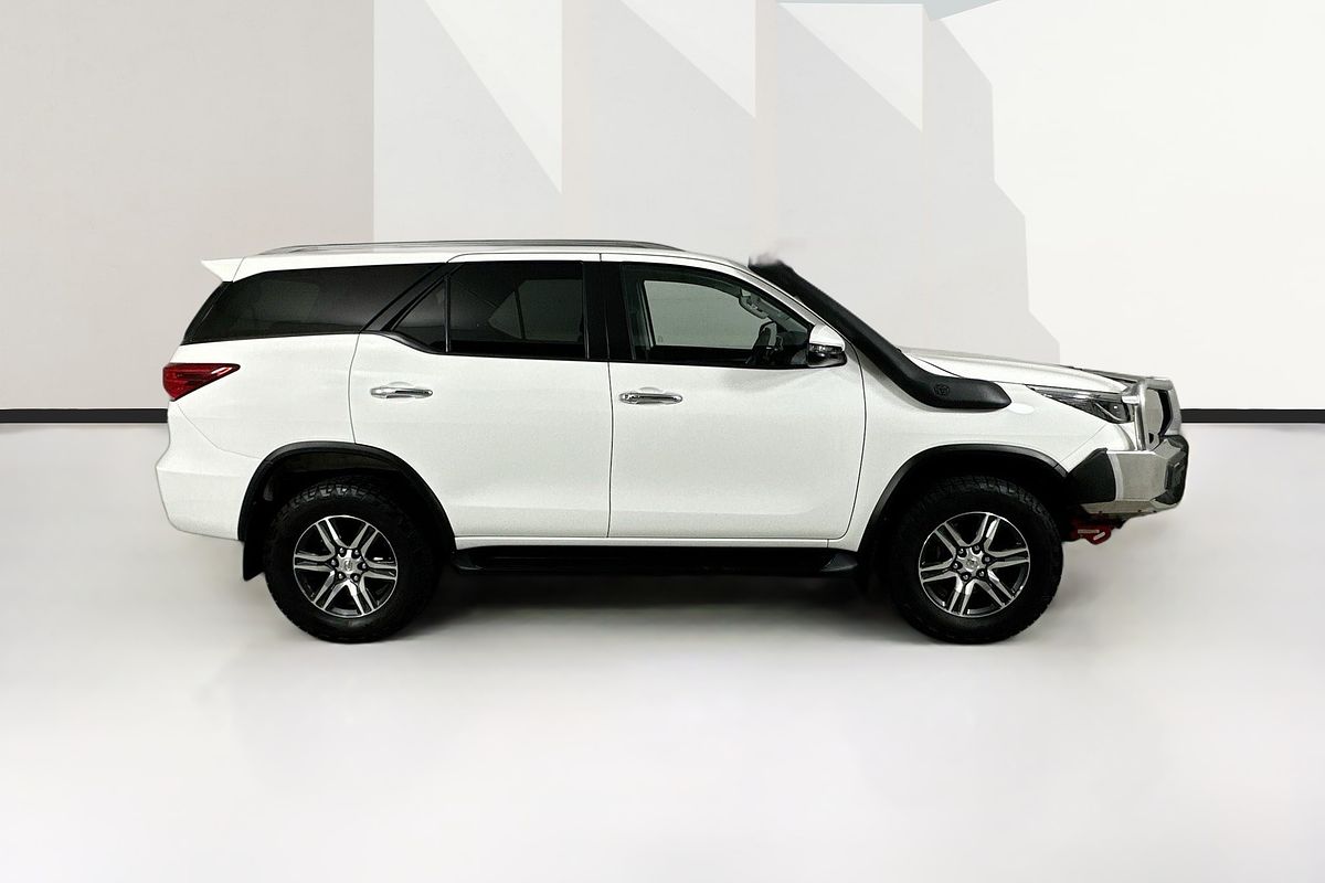 2022 Toyota FORTUNER GXL PREMIUM INTERIOR GUN156R
