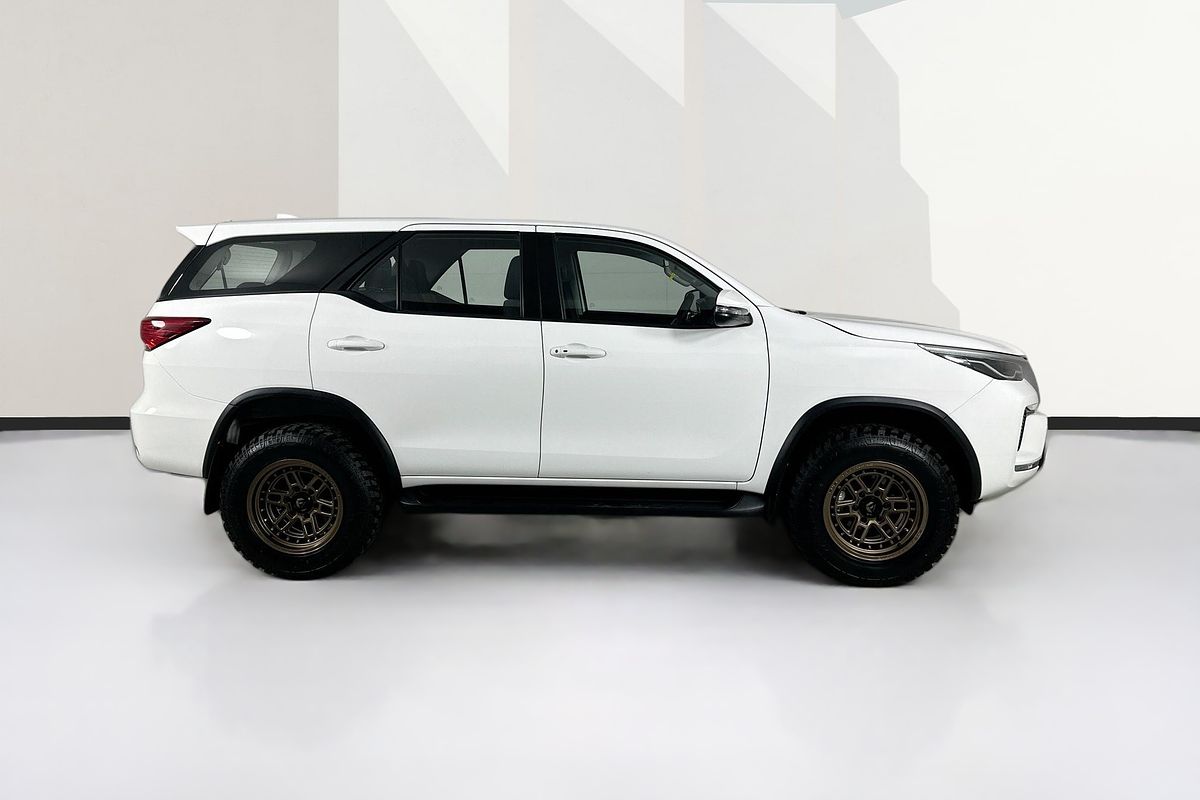 2024 Toyota FORTUNER GX GUN156R
