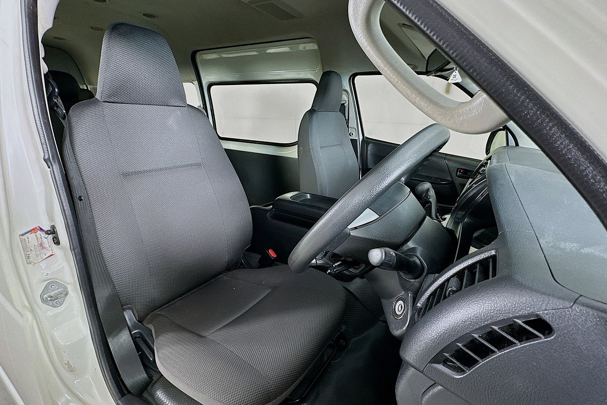 2018 Toyota Hiace COMMUTER KDH223R MY16