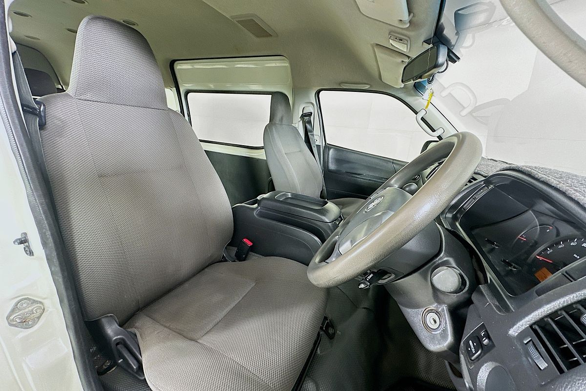 2017 Toyota HIACE COMMUTER TRH223R MY16 ELWB