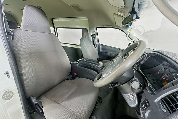 2017 Toyota HIACE COMMUTER TRH223R MY16 ELWB