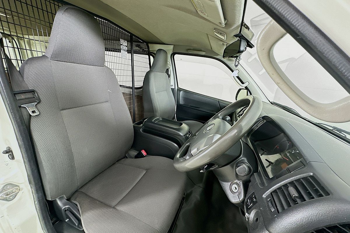 2015 Toyota HIACE LWB KDH201R MY14 LWB