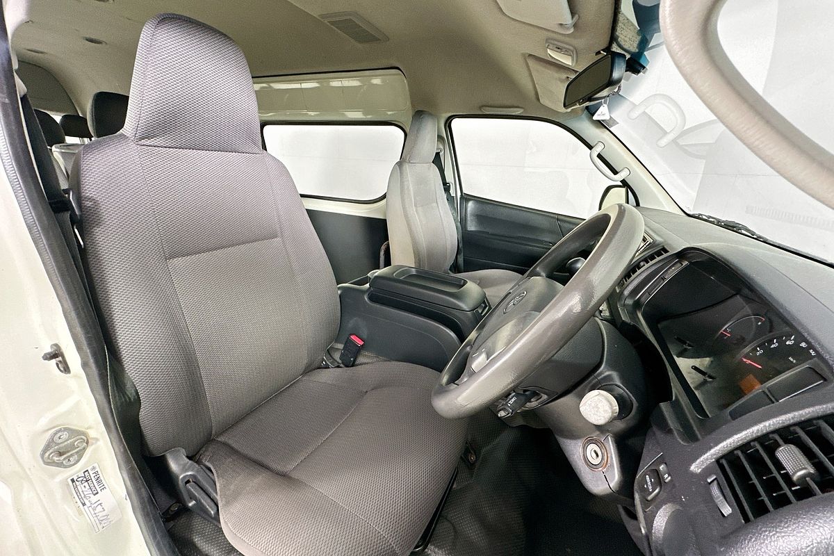 2017 Toyota Hiace COMMUTER (12 SEATS) KDH223R MY16