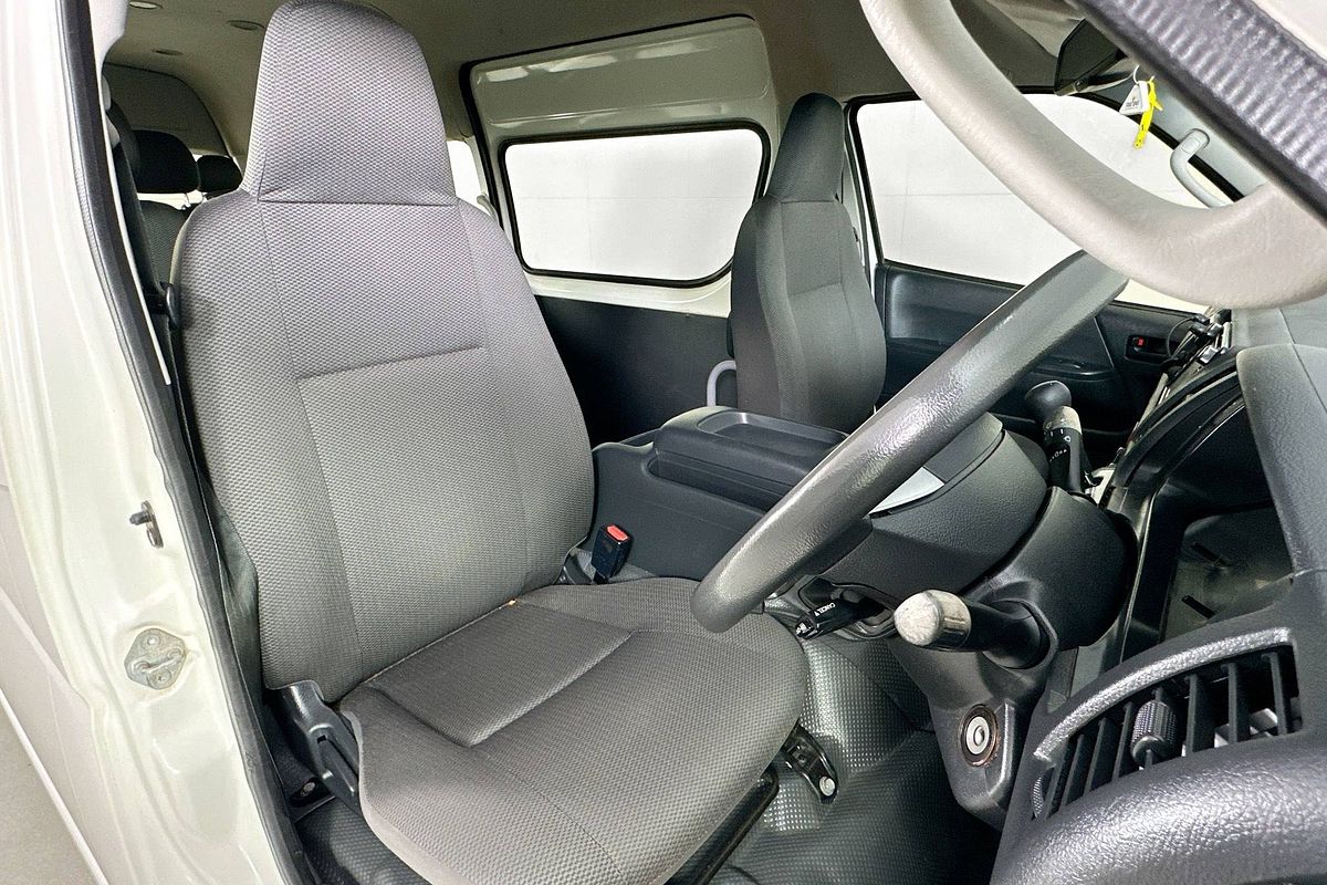 2019 Toyota Hiace COMMUTER (12 SEATS) KDH223R MY16