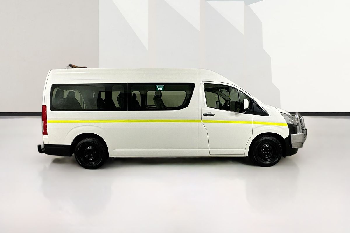 2022 Toyota Hiace SLWB COMMUTER (12 SEATS) GDH322R