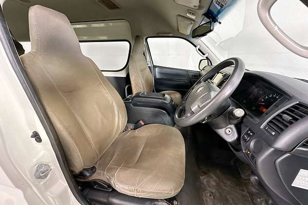 2018 Toyota HIACE COMMUTER KDH223R MY16 ELWB High Roof