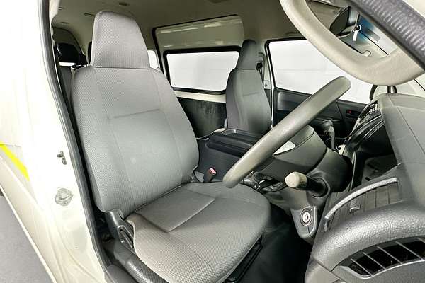 2018 Toyota HIACE COMMUTER (12 SEATS) KDH223R MY16 ELWB High Roof