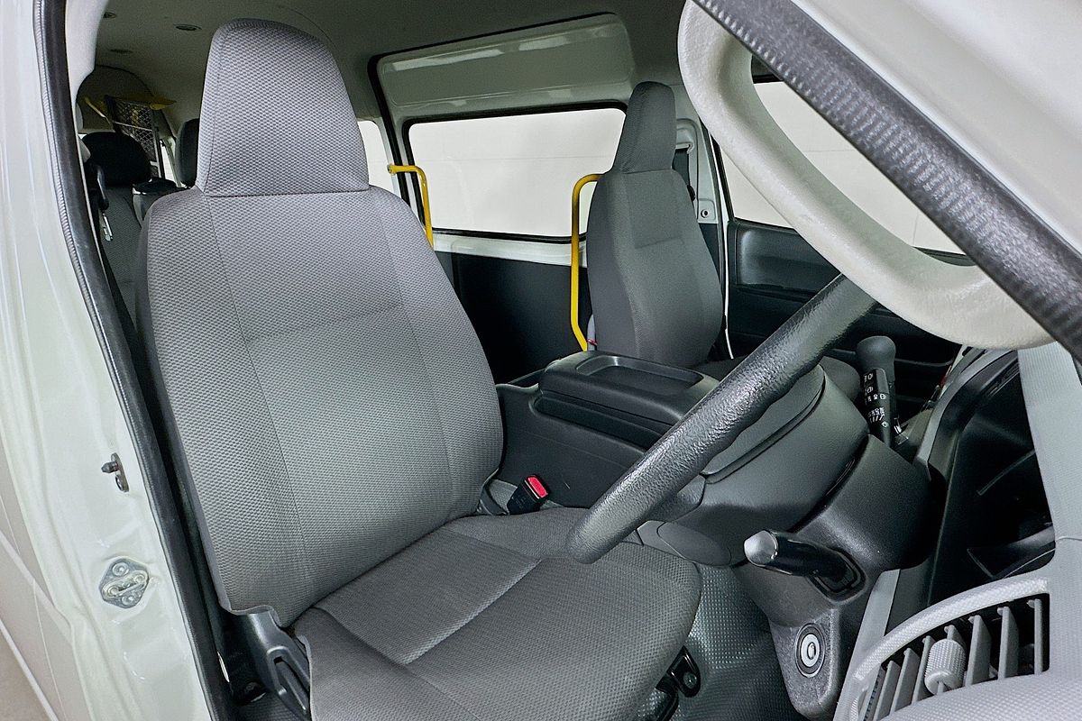 2011 Toyota HIACE COMMUTER KDH223R MY11 UPGRADE