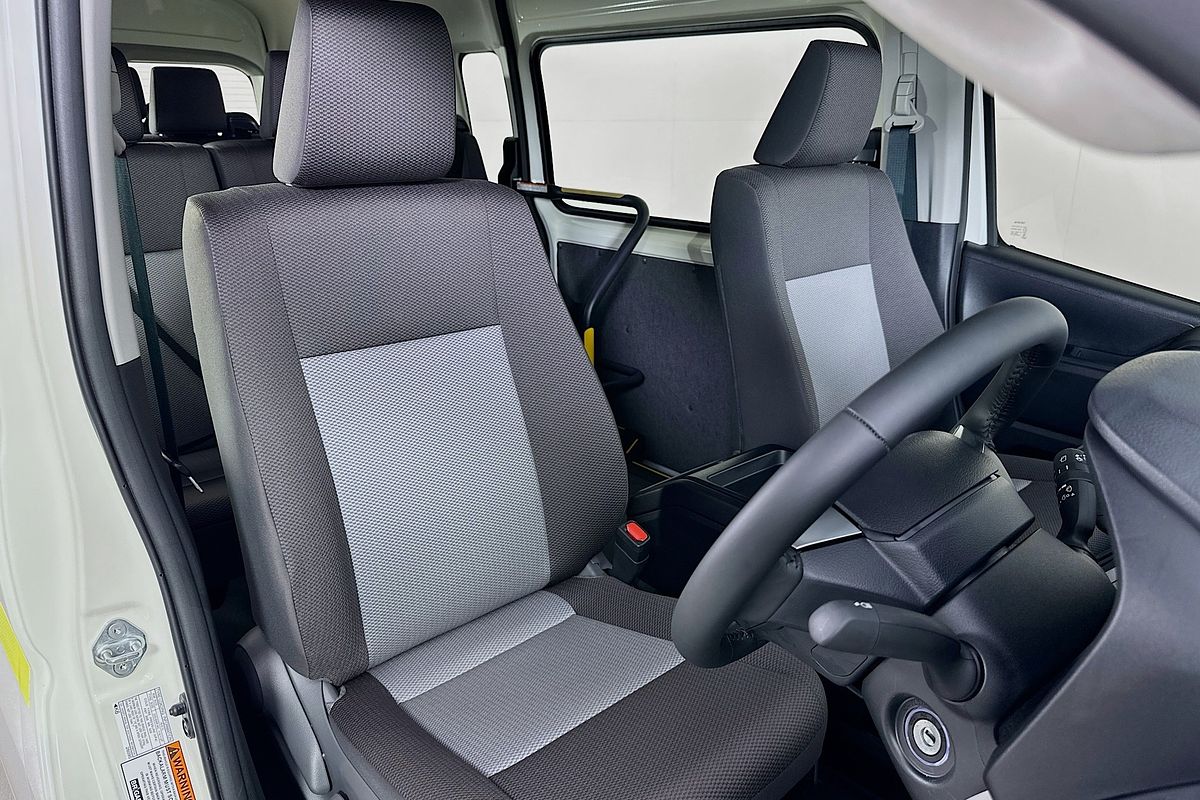 2025 Toyota Hiace SLWB COMMUTER (12 SEATS) GDH322R