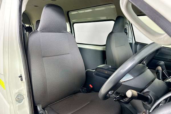 2019 Toyota HIACE COMMUTER KDH223R MY16 ELWB