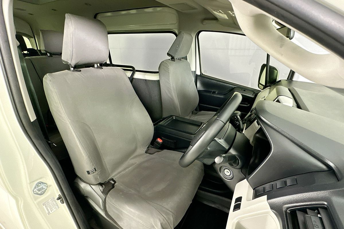 2022 Toyota Hiace SLWB COMMUTER (12 SEATS) GDH322R
