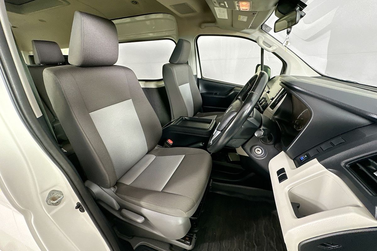 2021 Toyota Hiace SLWB COMMUTER (12 SEATS) GDH322R