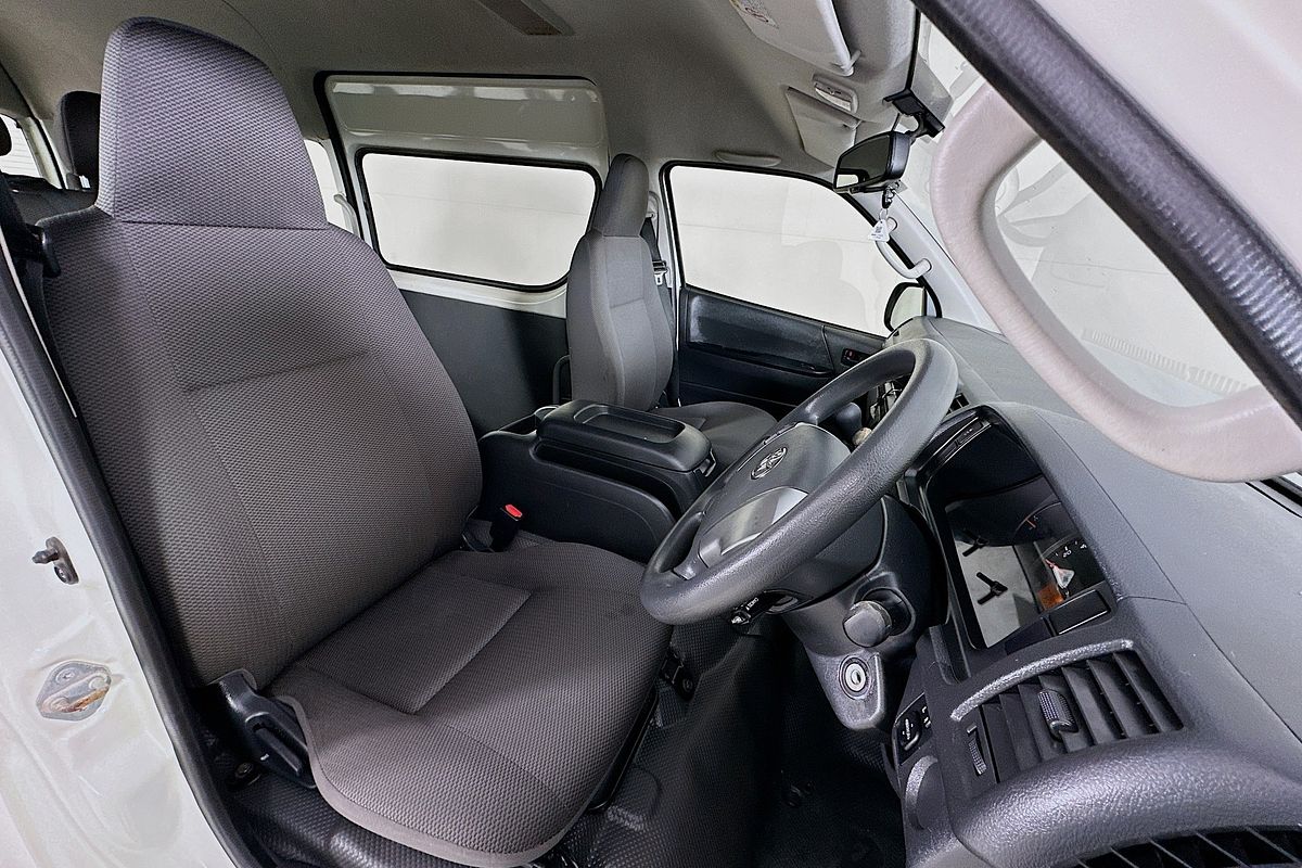 2018 Toyota HIACE COMMUTER KDH223R MY16