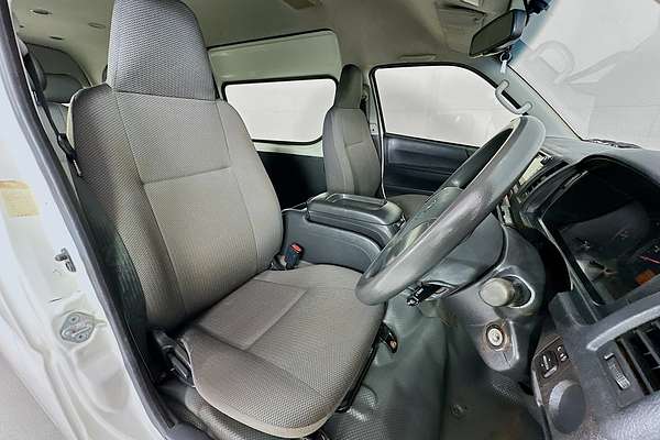 2018 Toyota Hiace Commuter KDH223R