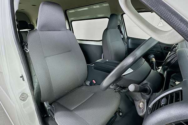 2018 Toyota HIACE COMMUTER (12 SEATS) KDH223R MY16