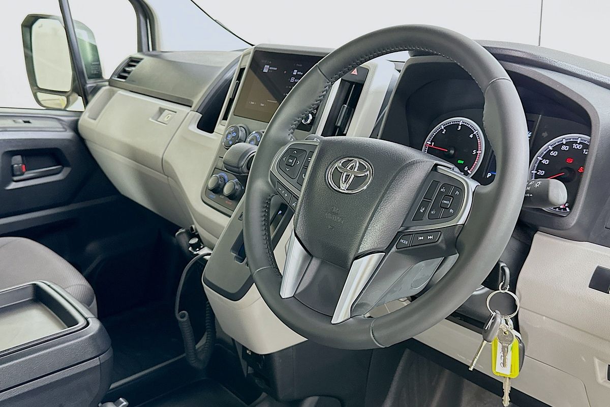 2025 Toyota Hiace SLWB COMMUTER (12 SEATS) GDH322R