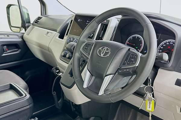 2025 Toyota Hiace SLWB COMMUTER (12 SEATS) GDH322R