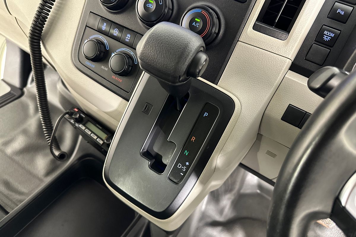 2021 Toyota HIACE SLWB COMMUTER (12 SEATS) GDH322R