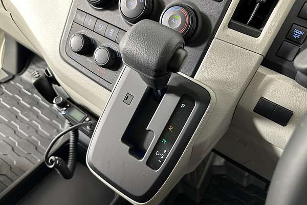 2025 Toyota Hiace SLWB COMMUTER (12 SEATS) GDH322R