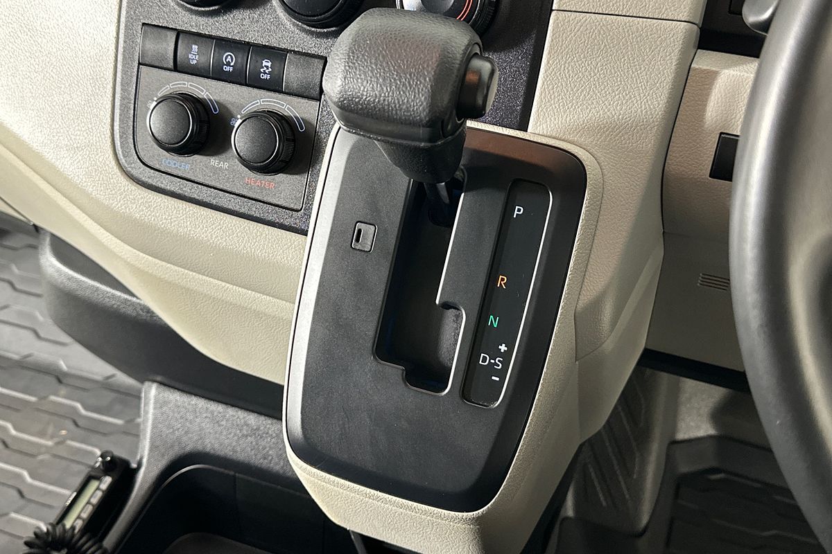 2024 Toyota Hiace SLWB COMMUTER (12 SEATS) GDH322R