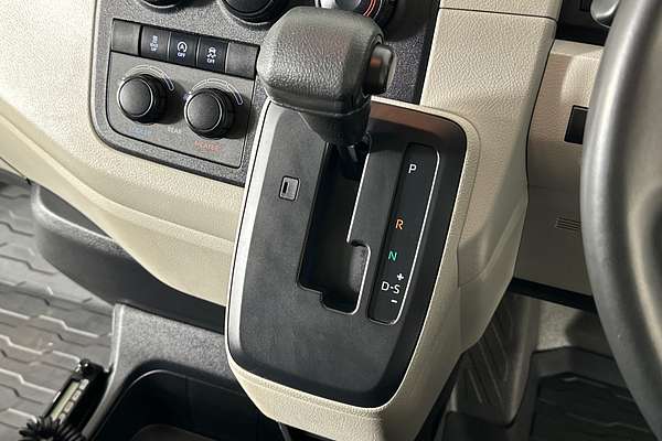 2024 Toyota Hiace SLWB COMMUTER (12 SEATS) GDH322R