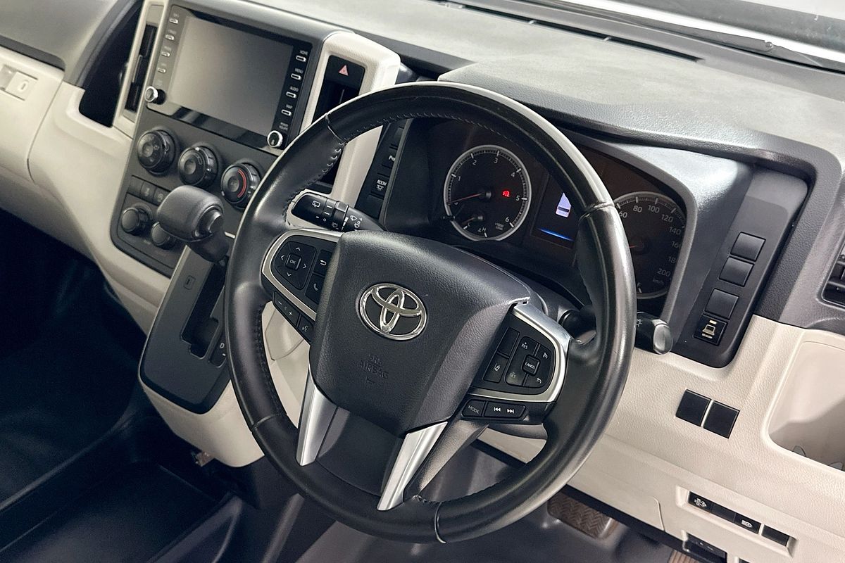 2021 Toyota Hiace SLWB COMMUTER (12 SEATS) GDH322R