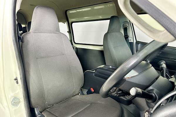 2018 Toyota HIACE COMMUTER KDH223R MY16 ELWB High Roof