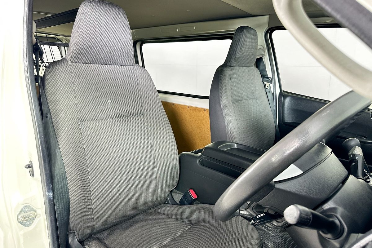 2016 Toyota HIACE LWB TRH201R MY16 LWB