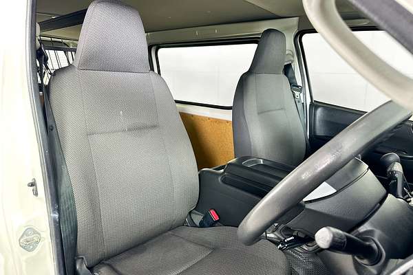 2016 Toyota HIACE LWB TRH201R MY16 LWB