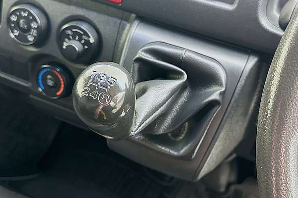 2017 Toyota HIACE LWB KDH201R MY16 LWB