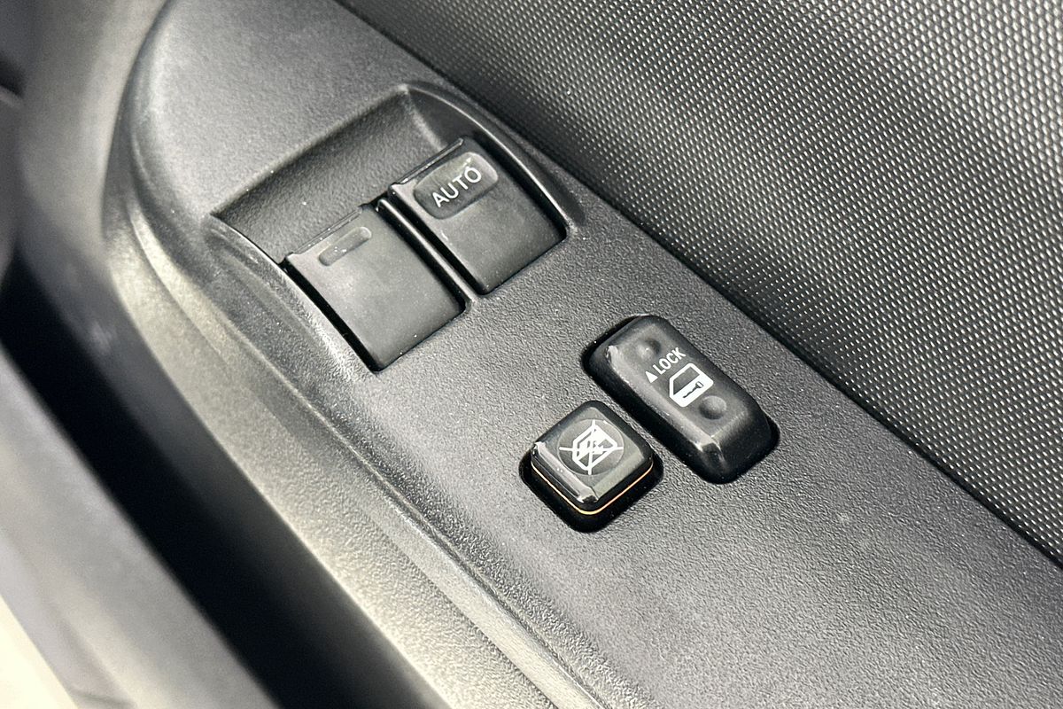 2016 Toyota HIACE LWB KDH201R MY16 LWB