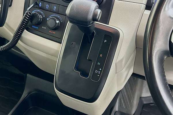 2020 Toyota HIACE Commuter GDH322R
