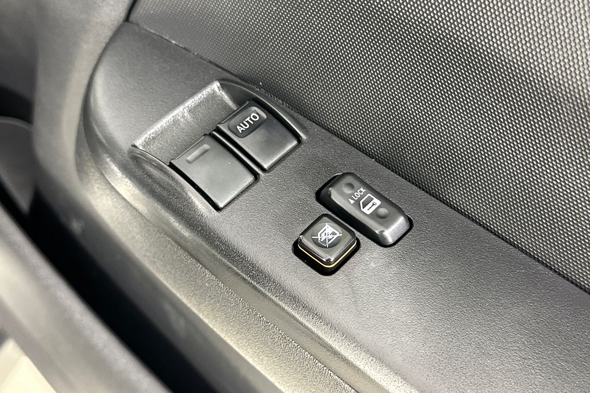2017 Toyota HIACE LWB KDH201R MY16 LWB
