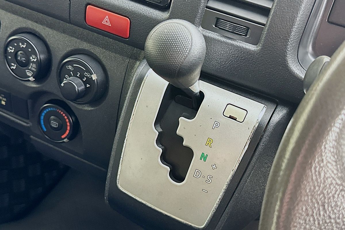 2017 Toyota HIACE COMMUTER TRH223R MY16 ELWB