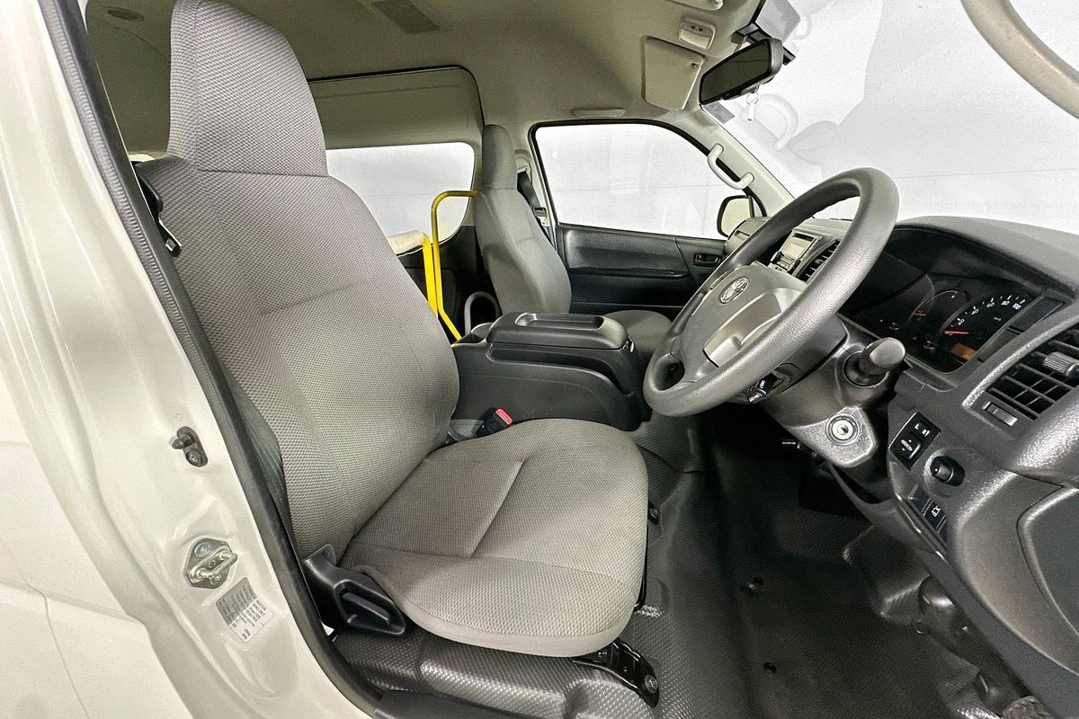 2017 Toyota Hiace COMMUTER KDH223R MY16