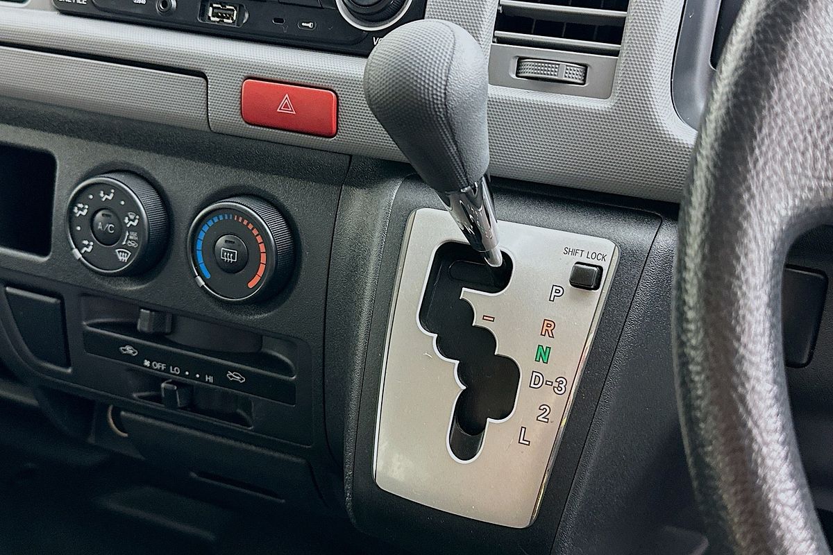 2011 Toyota HIACE COMMUTER KDH223R MY11 UPGRADE