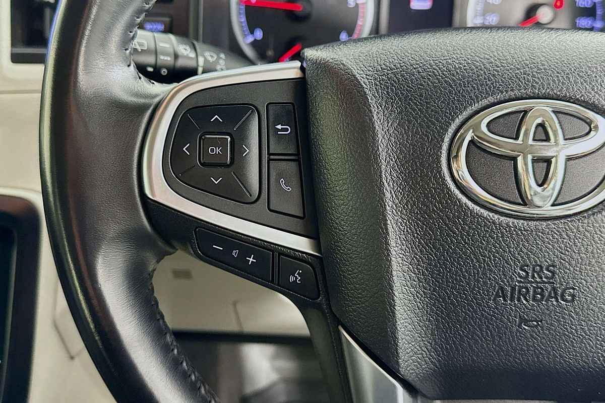 2020 Toyota HIACE Commuter GDH322R